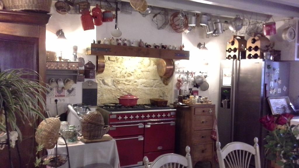La Roulotte De Lola - Chambre D'Hotes La Celle  Eksteriør bilde